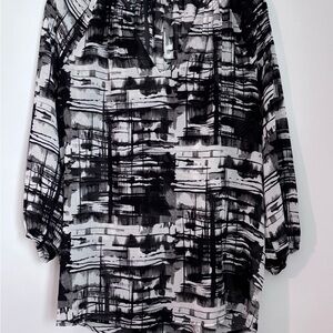Simply Vera Vera Wang Black and White Graphic Boxy Flowy Blouse size medium